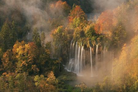 秋天的颜色，晨雾，Veliki瀑布pr__tavac