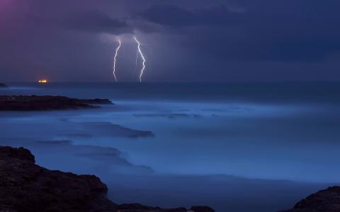 雷暴，海，岸，石头，蓝色，闪电，水，元素