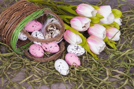 假期，复活节，篮子，鸡蛋，krashenki，草，鲜花，郁金香