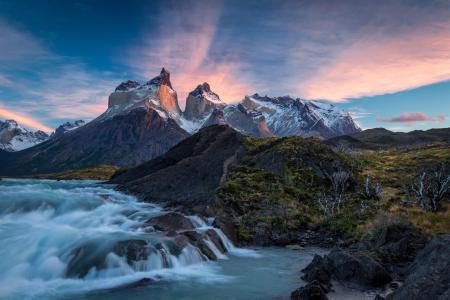 智利，托雷斯德尔潘恩，智利，巴塔哥尼亚，国家公园，托雷斯德尔潘恩，山，河，日出，云，自然