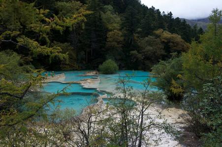 中国黄龙野生动物保护区，自然奇观，湖泊瀑布，美景