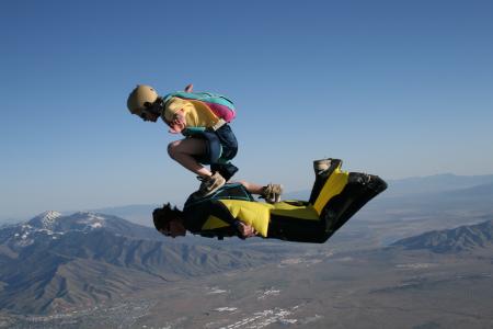 跳伞，wingsuit，地平线，头盔，山，耐克