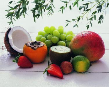草莓，猕猴桃，椰子，柿子，食物，水果，葡萄