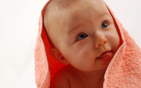 宝贝，太阳，婴儿在毛巾