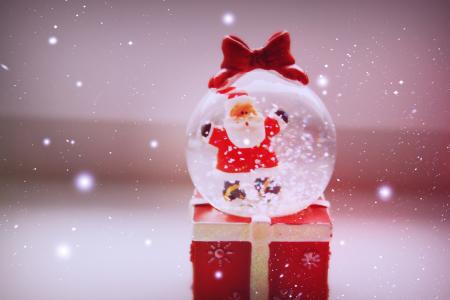 新年，冬天，圣诞老人，雪，球，魔术球，奇迹，冬天，红色，爱，礼物，新年，假期，心情
