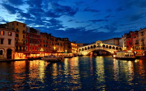 灯，运河，房子，吊船，船，晚上，威尼斯