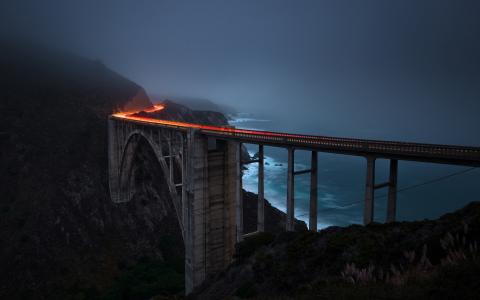 火，桥，桥上的灯