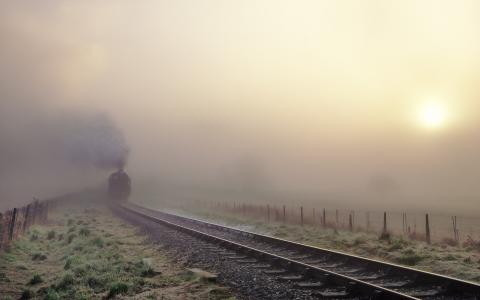 铁路，雾，火车