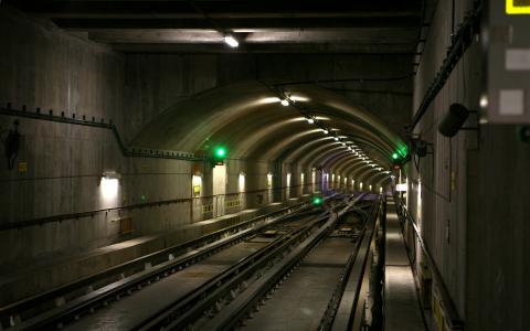 地铁，电线，隧道，枕木，铁轨，地铁