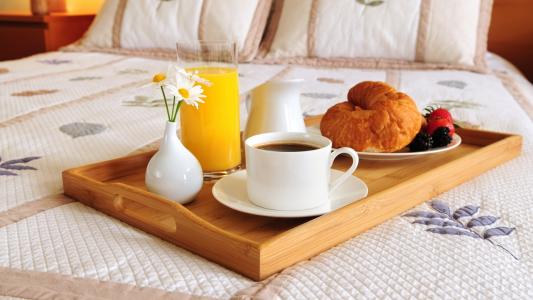 床，咖啡，食物，百吉饼，早餐，橙汁