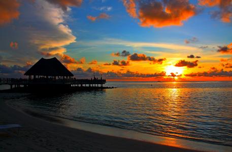 马尔代夫，日落，红色，橙色，黄色，白色，晚上，天空，多云，海，岸，海滩