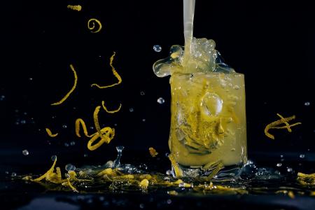 饮料，滴，柠檬，黑色背景，玻璃，果皮，柠檬水