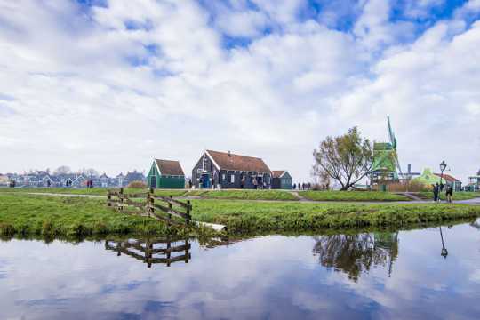 荷兰桑斯安斯的风车景致图片