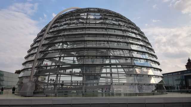 德国国会大楼玻璃圆顶建筑景象图片