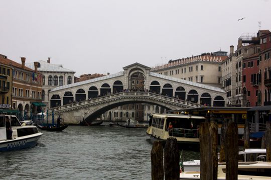 意大利威尼斯里亚托桥建筑景致图片