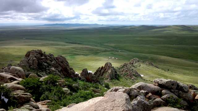 内蒙古乌里雅斯太山景物图片