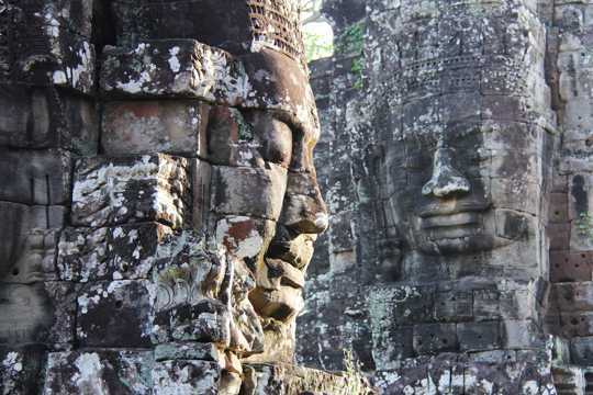 柬埔寨巴戎寺建筑景象图片