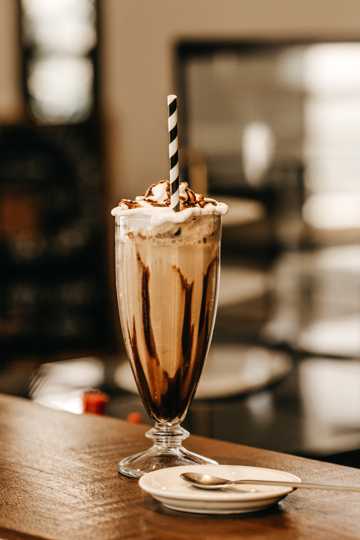 巧克力冰淇淋杯图片