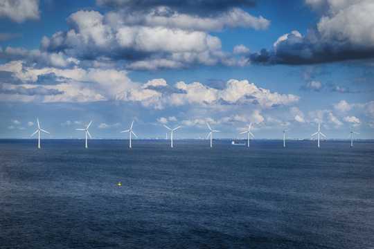 哥本哈根海风车光景图片