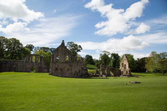 英国喷泉修道院建筑景物图片