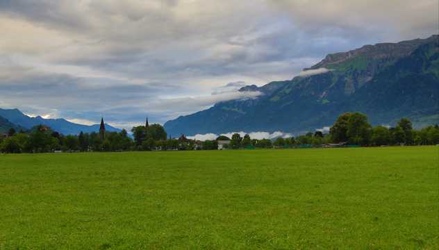 瑞士因特拉肯小镇景象图片