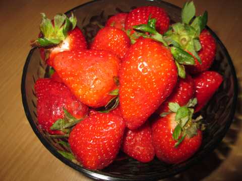 新鲜迷人草莓图片