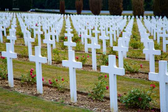法国凡尔登纪念公墓景致图片