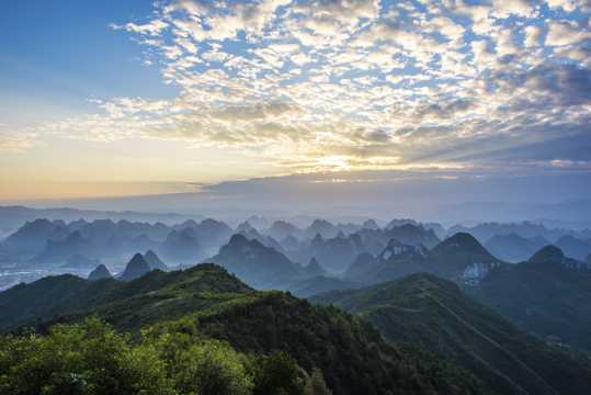 广西桂林尧山景色图片