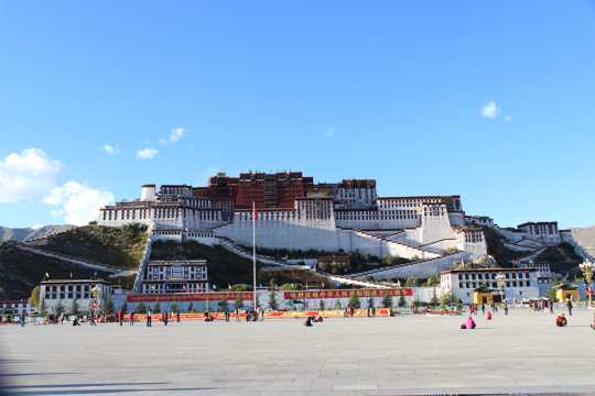 神圣又奥秘的西藏布达拉宫建筑图片